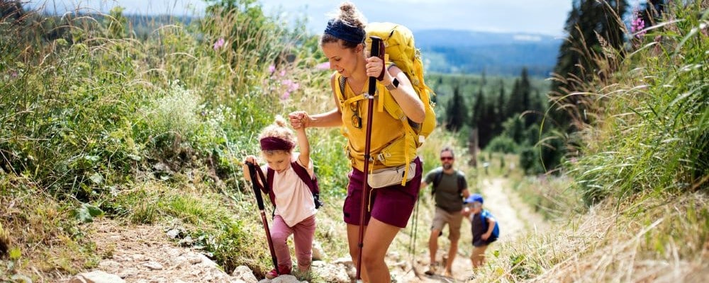 Family Hiking - 1305177948