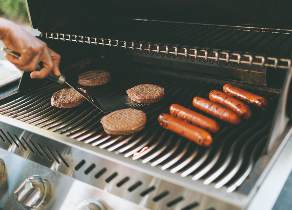 Understanding Food Poisoning: Safe Food Handling Tips for Picnics and Cookouts